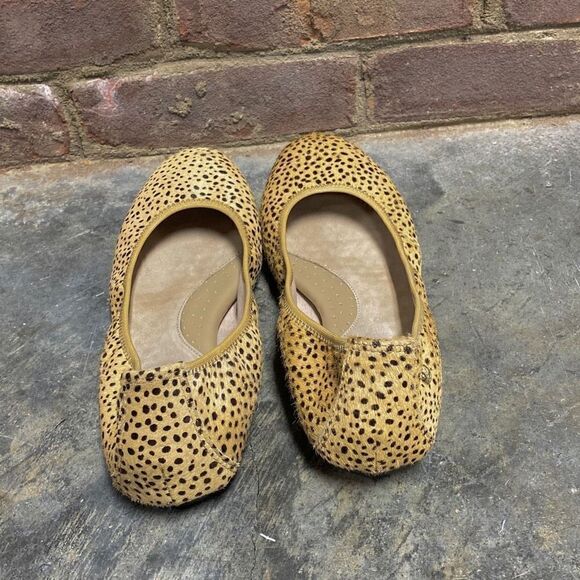 Hush Puppies Chaste Spotted Calf Hair Ballet Flat Size 7.5 - Picture 5 of 10
